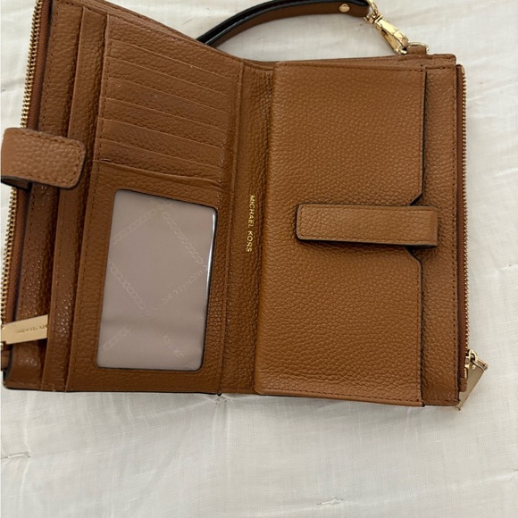 Michael Kors  Jet Set Tan and Gold Wristlet - Picture 3 of 4